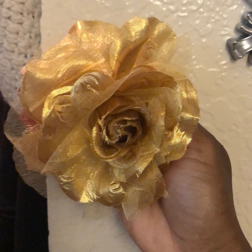 Gold flower pin/ hair pin